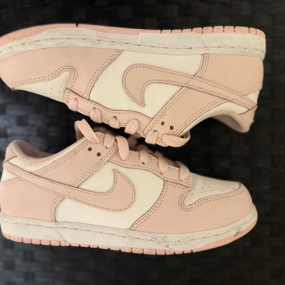 Nike Kids Sneakers in Pink and White